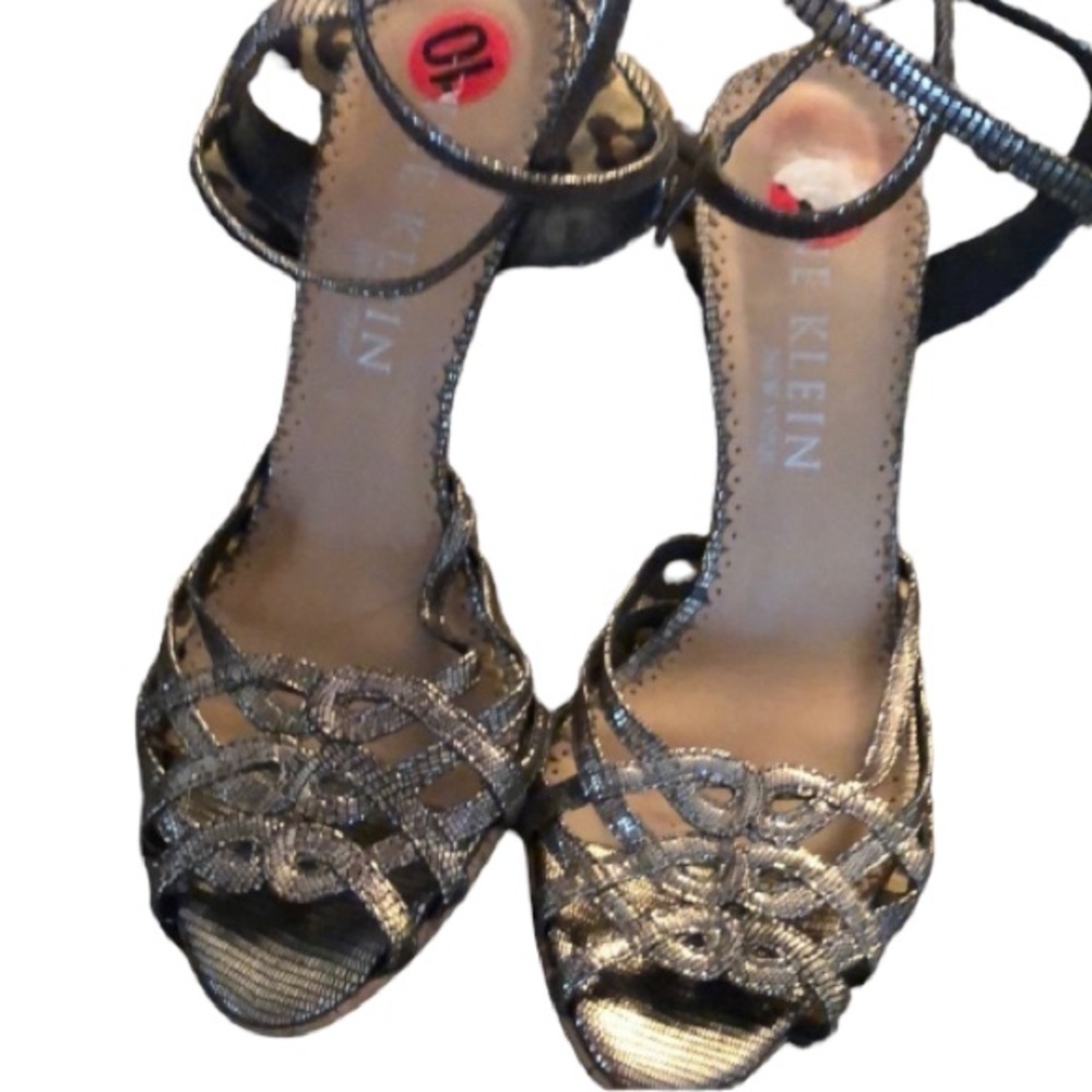 Anne Klein size 10 silver Metallic ankle wrap heel small platform at toe